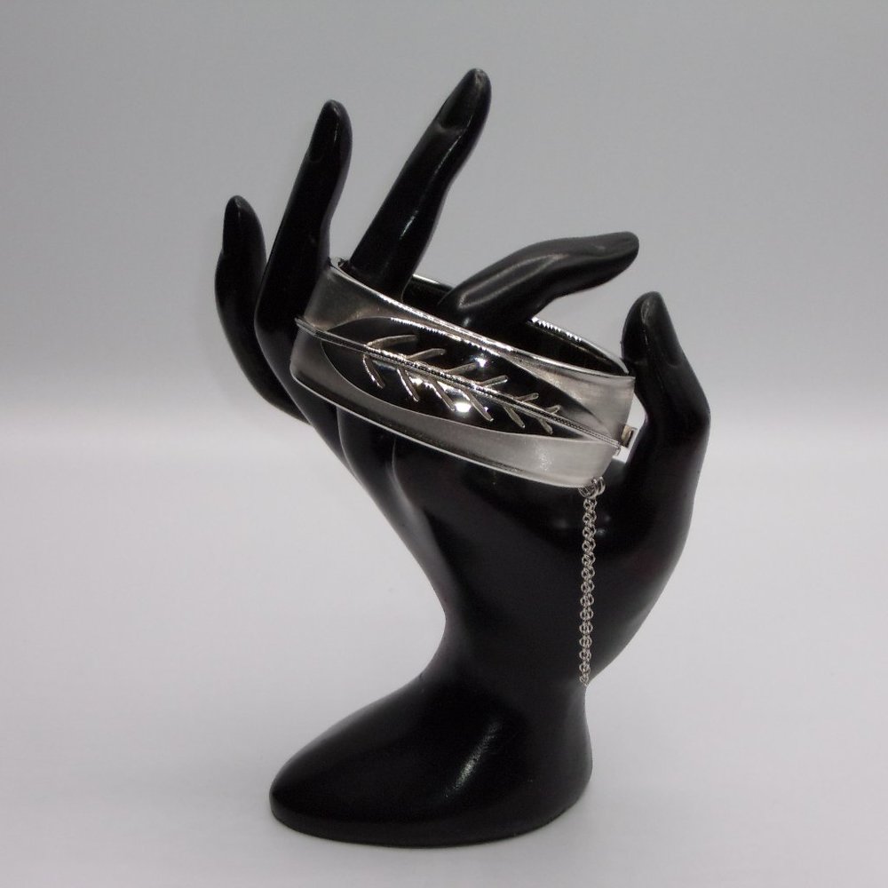 Vintage Whiting & Davis Silver Leaf Wide Cuff Hinged Bangle Bracelet